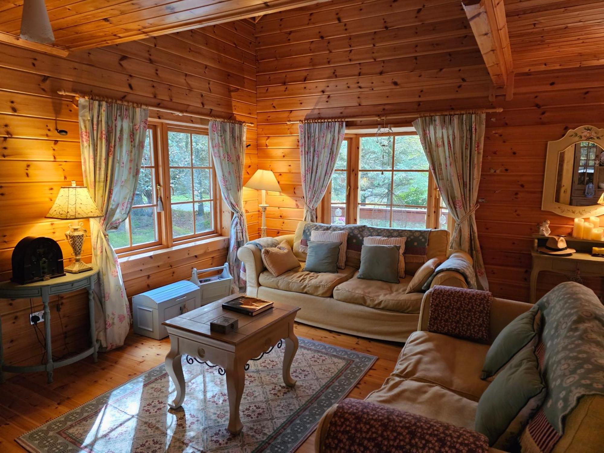 Forest Lodge Log Cabin - Ireland Балликоннелл Экстерьер фото
